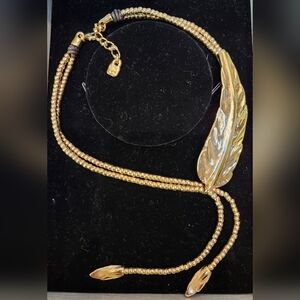 UNO de 50 18K Gold Plated Feather Necklace With Clip On Earrings